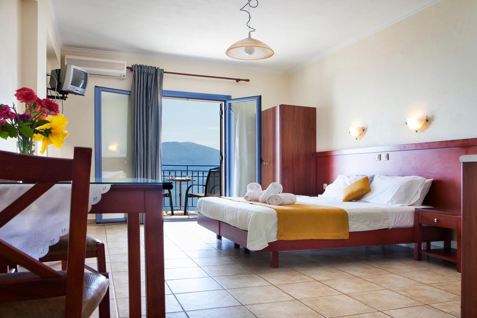 Olive Bay Hotel Agia Efimia Екстериор снимка