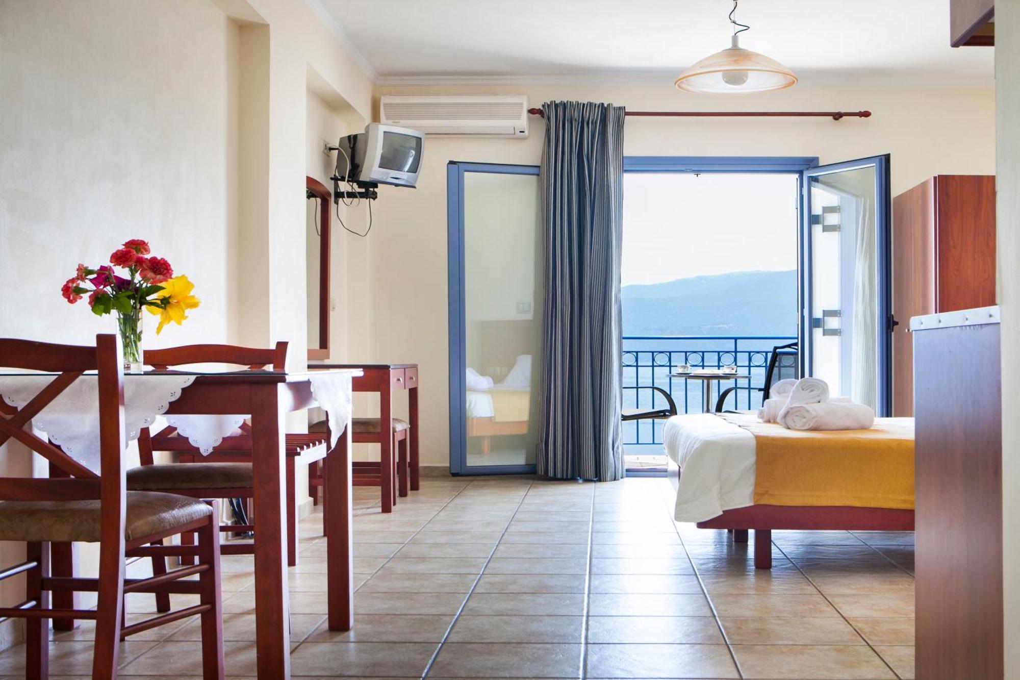 Olive Bay Hotel Agia Efimia Стая снимка