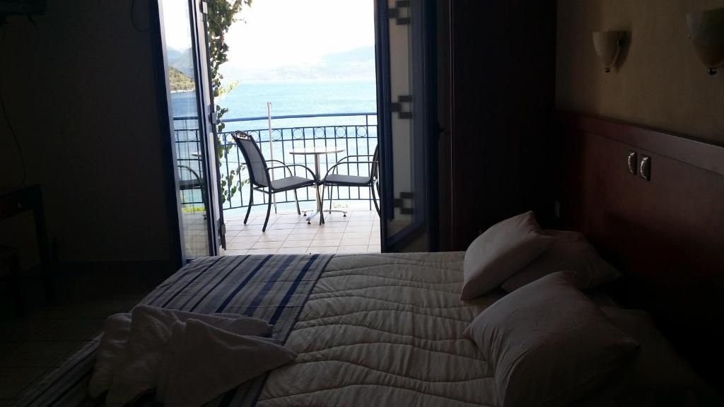 Olive Bay Hotel Agia Efimia Стая снимка