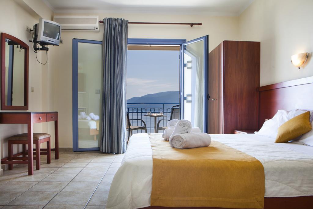 Olive Bay Hotel Agia Efimia Стая снимка